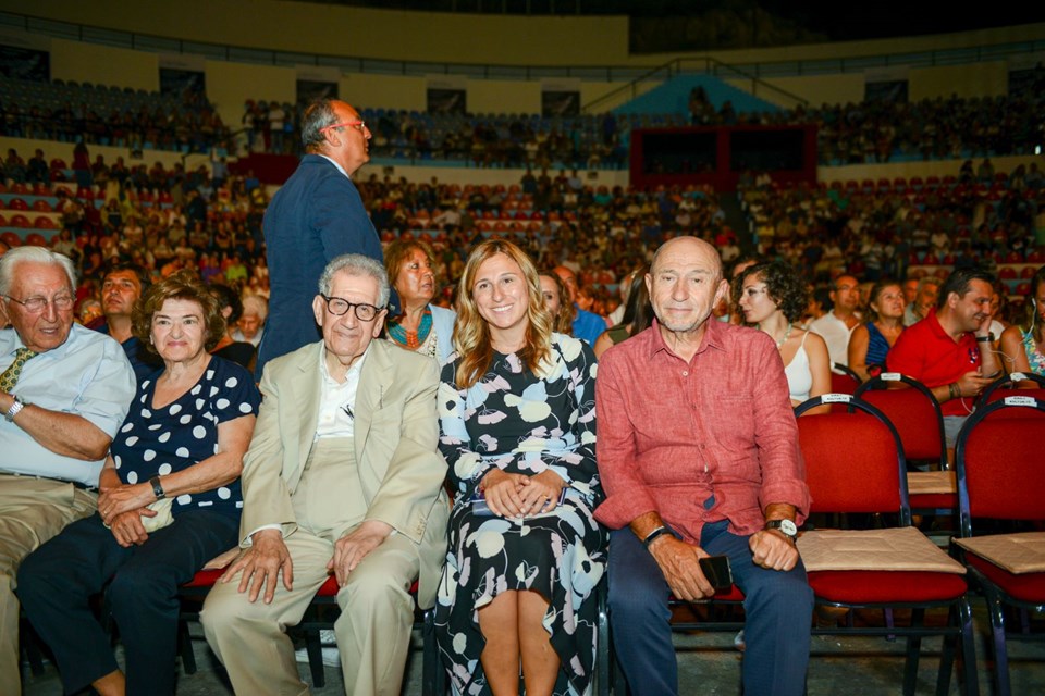 ÖZDEMİR: SANAT ÖNEMLİ BİR BAŞLIK