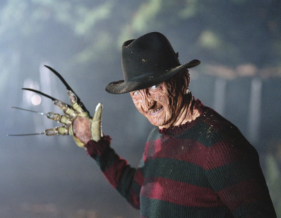 “A Nightmare on Elm Street” serisi Robert Englund’un hayat verdiği Freddy Krueger karakterini fenomen haline getirdi.