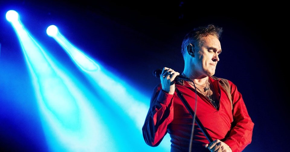 Morrissey, The Smiths grubu dağıldıktan sonra kariyerine solo şarkıcı olarak devam etti.