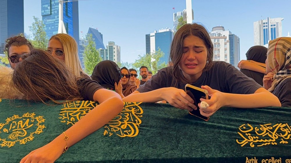 Sosyal medya fenomeni Nihal Candan son yolculuğuna uğurlandı - 2