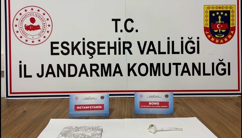 İstanbul'dan Eskişehir'e uyuşturucu getirdi