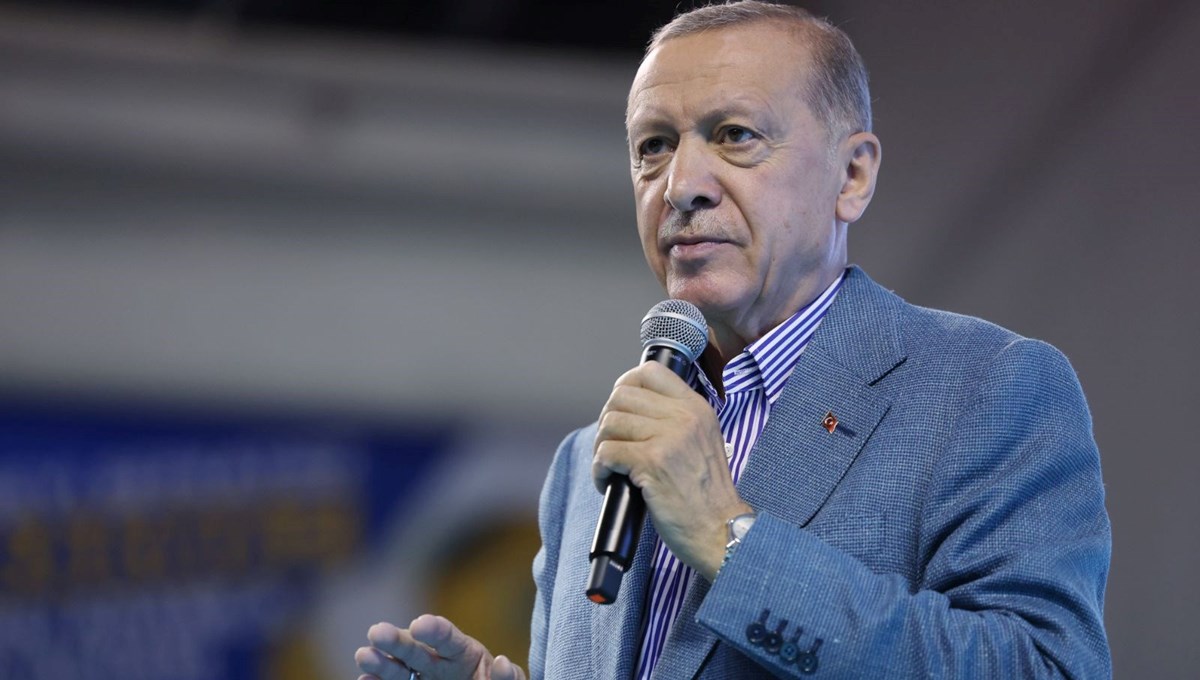 Cumhurbaşkanı Erdoğan: Milletimiz iktidara giden yolu Kandil'de arayanlara kırmızı kart göstermiştir Cumhurbaşkanı Erdoğan: Milletimiz iktidara giden yolu Kandil'de arayanlara kırmızı kart göstermiştir