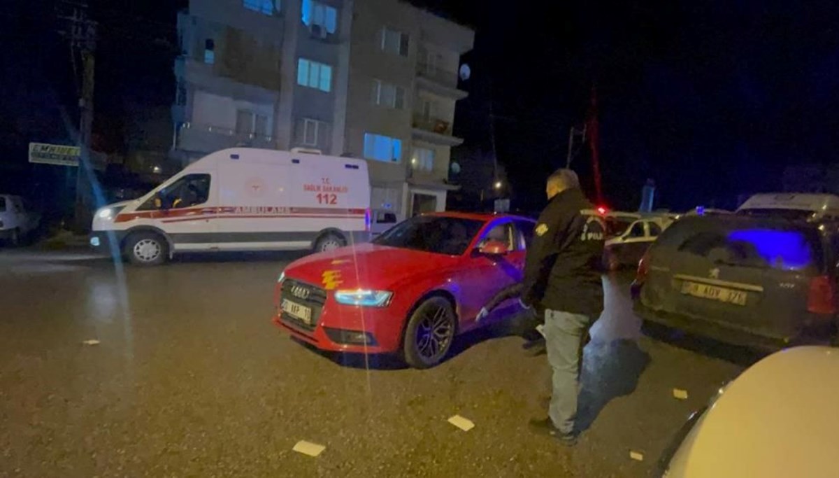 Seyir halindeki araca kurşun yağmuru Seyir halindeki araca kurşun yağmuru