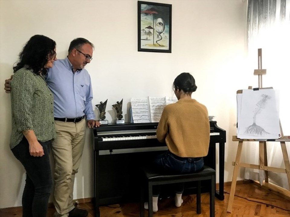 Piyano yeteneği ile işitme engellilere umut oluyor - 2