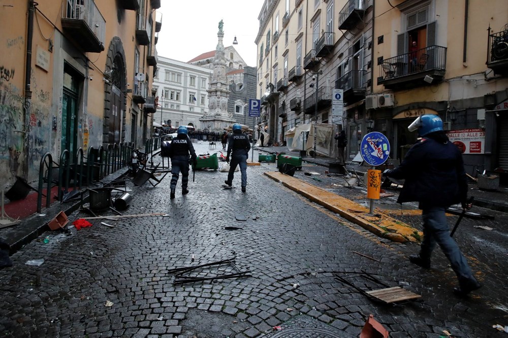 Holiganlar terör estirdi: Napoli savaş alanına döndü - 12