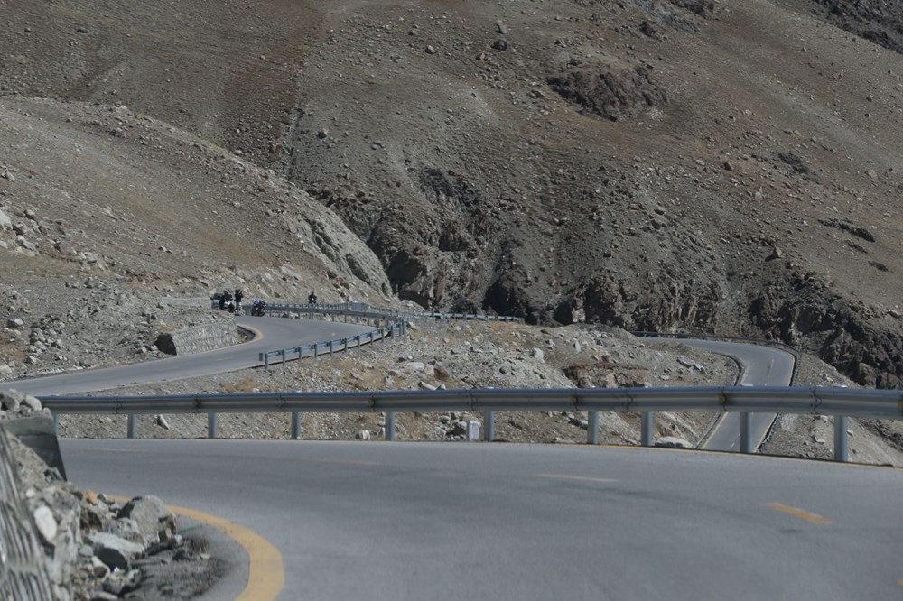 Dünyanın en tehlikeli yollarından Karakurum Geçidi: 1000'i aşkın kişiyi öldürdü - 3