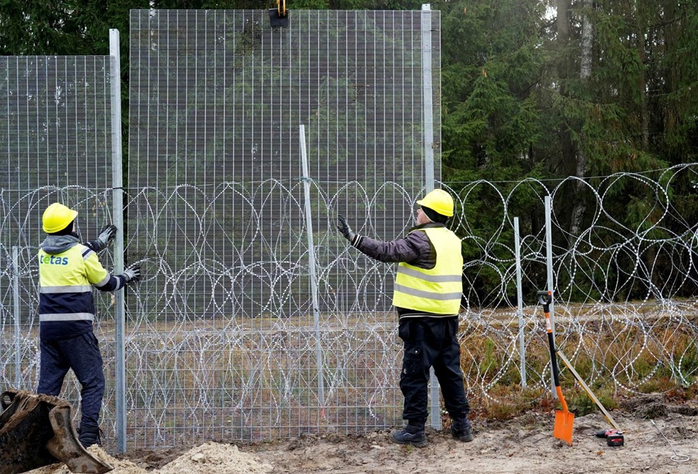 Avrupa'nın ilk göçmen duvarı inşa edilmeye başladı: 500 kilometre boyunca uzanacak - 5