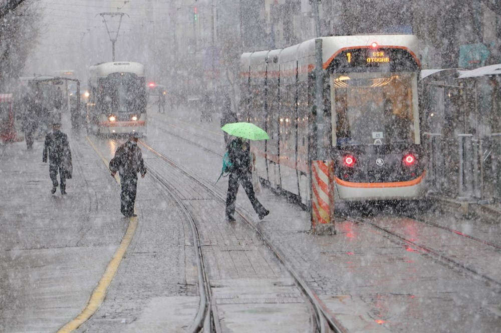 Eskişehir'de lapa lapa kar yağışı - 2
