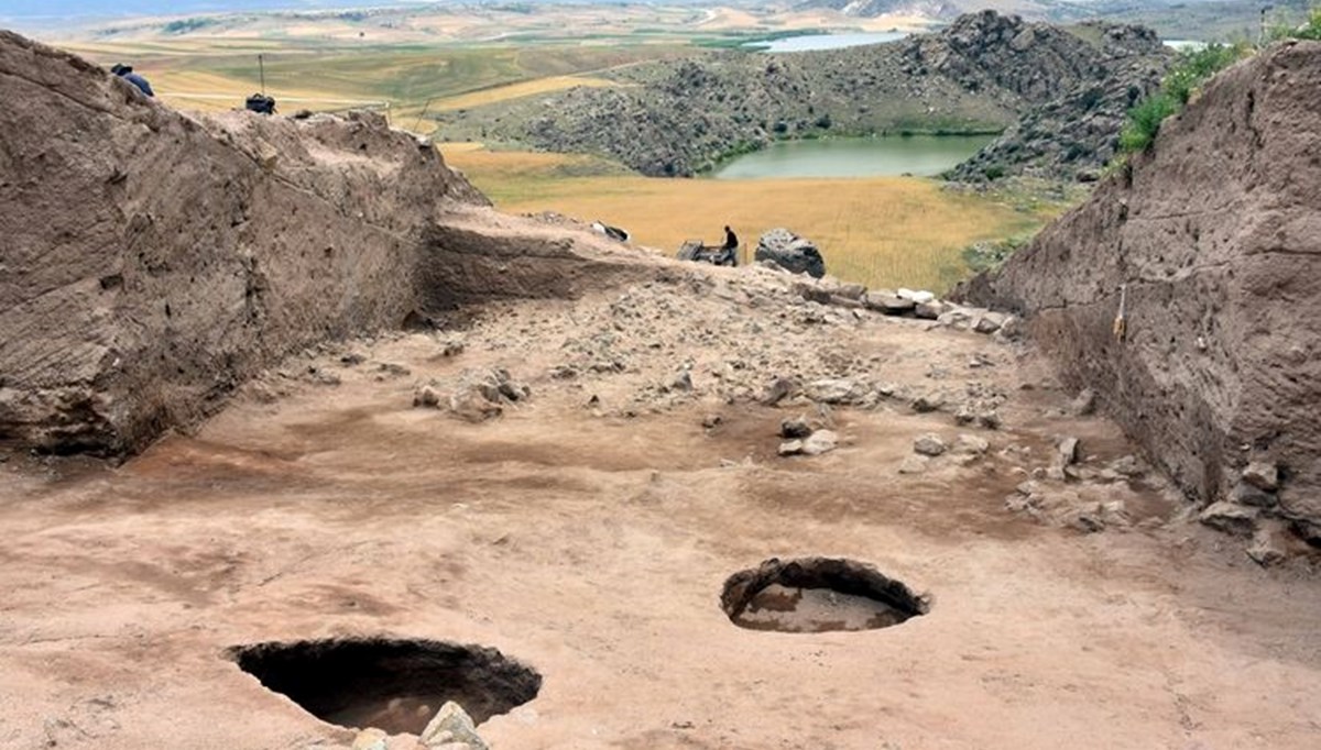 İç Anadolu'daki medeniyetlerin izleri kazılarla gün yüzüne çıkarılıyor İç Anadolu'daki medeniyetlerin izleri kazılarla gün yüzüne çıkarılıyor