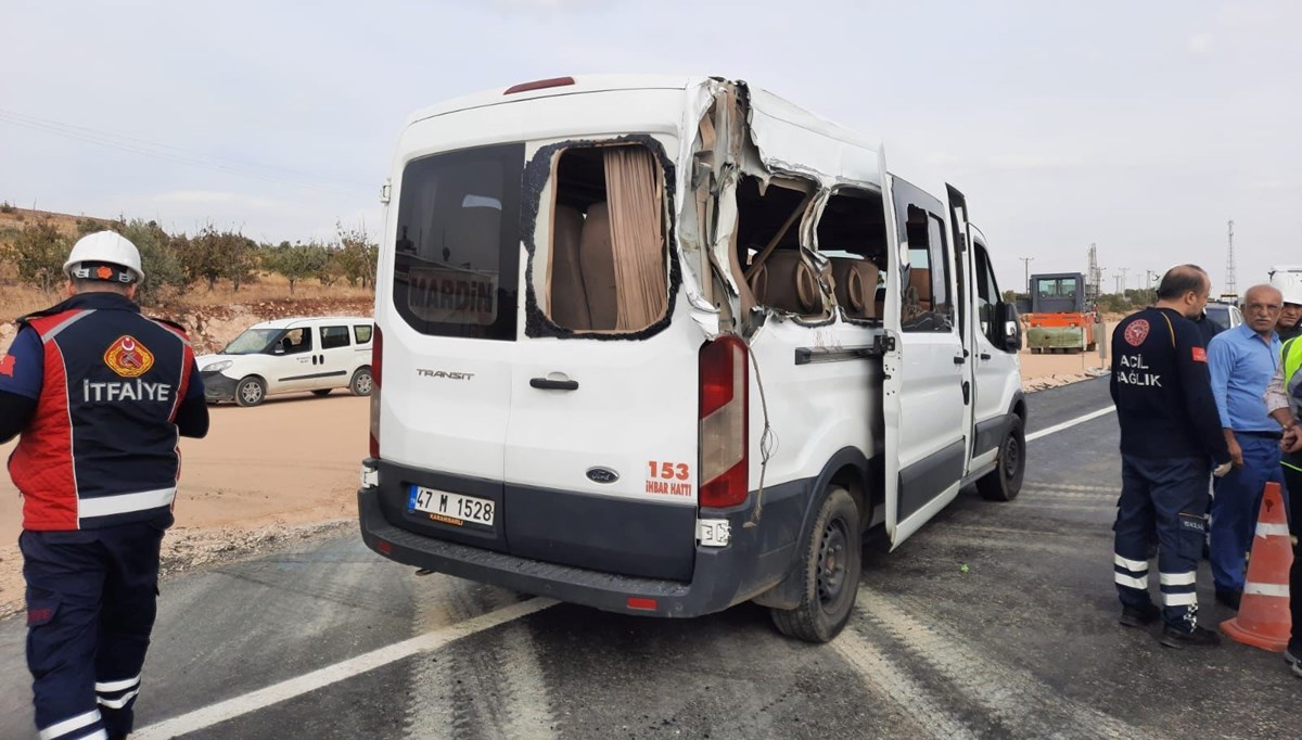 Mardin'de yolcu minibüsü ile kamyon çarpıştı: 1'i ağır 5 yaralı