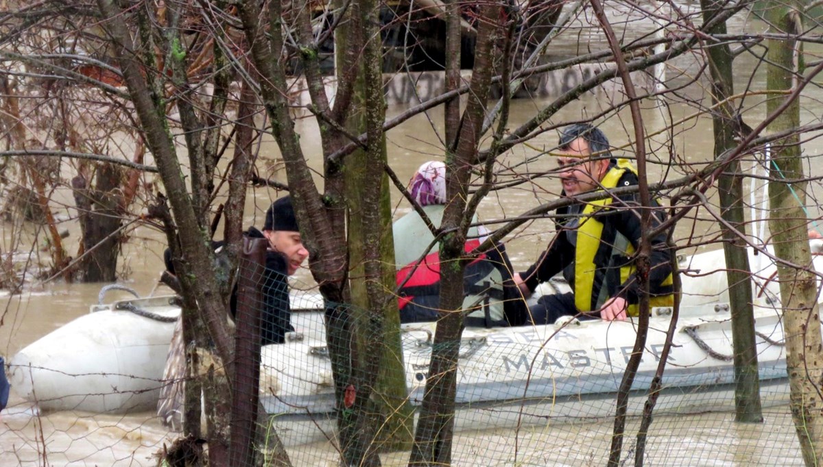 AFAD: Edirne'deki selde mahsur kalan 52 kişi kurtarıldı