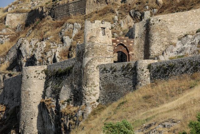 van kalesi, van gezilecek yerler, unesco dünya mirası listesi, urartular