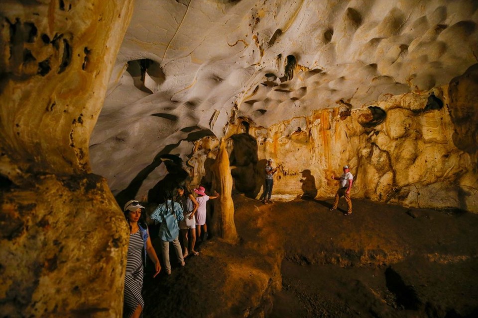 antalya, karain mağarası, ilk insan neandertal kalıntıları, karain mağarası nerede
