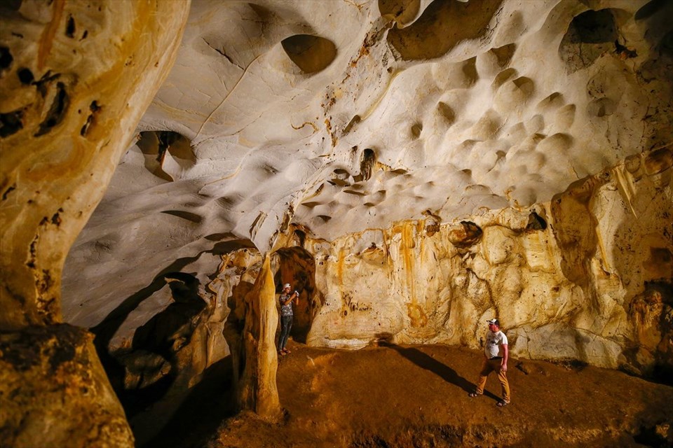antalya, karain mağarası, ilk insan neandertal kalıntıları, karain mağarası nerede