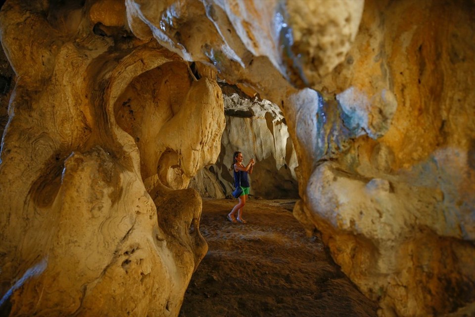 antalya, karain mağarası, ilk insan neandertal kalıntıları, karain mağarası nerede
