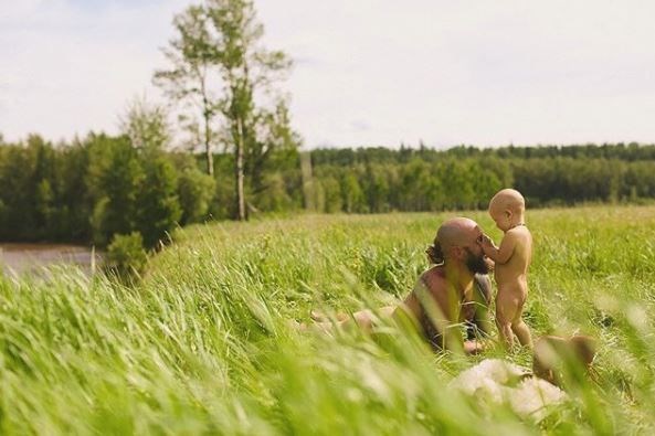 katya nova, rob nova, nurturingnova, dünyayı gezen gezginler, dünya gezginleri, alternatif yaşam, hippi aile, hippi çift, hippi yaşam tarzı