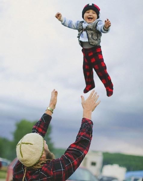 katya nova, rob nova, nurturingnova, dünyayı gezen gezginler, dünya gezginleri, alternatif yaşam, hippi aile, hippi çift, hippi yaşam tarzı