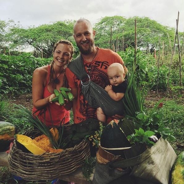 katya nova, rob nova, nurturingnova, dünyayı gezen gezginler, dünya gezginleri, alternatif yaşam, hippi aile, hippi çift, hippi yaşam tarzı