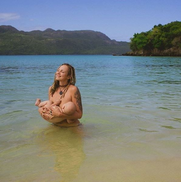 katya nova, rob nova, nurturingnova, dünyayı gezen gezginler, dünya gezginleri, alternatif yaşam, hippi aile, hippi çift, hippi yaşam tarzı