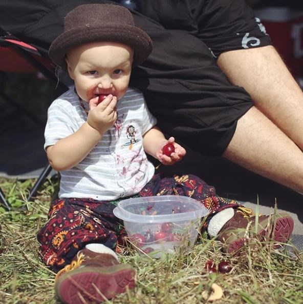 katya nova, rob nova, nurturingnova, dünyayı gezen gezginler, dünya gezginleri, alternatif yaşam, hippi aile, hippi çift, hippi yaşam tarzı