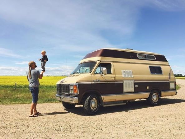 katya nova, rob nova, nurturingnova, dünyayı gezen gezginler, dünya gezginleri, alternatif yaşam, hippi aile, hippi çift, hippi yaşam tarzı