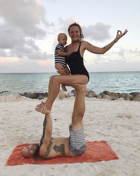 katya nova, rob nova, nurturingnova, dünyayı gezen gezginler, dünya gezginleri, alternatif yaşam, hippi aile, hippi çift, hippi yaşam tarzı