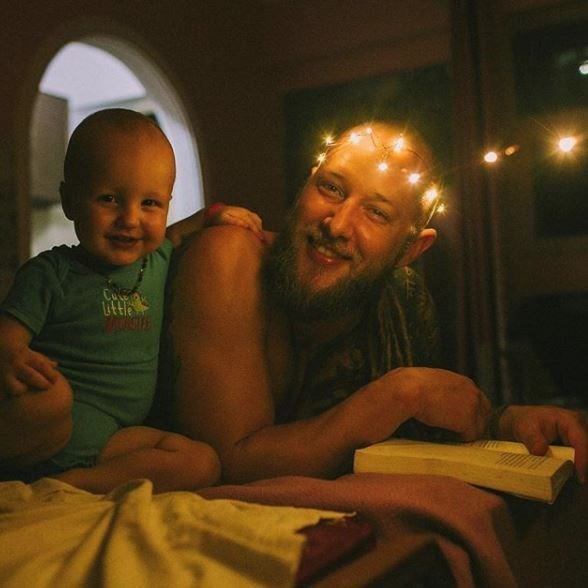 katya nova, rob nova, nurturingnova, dünyayı gezen gezginler, dünya gezginleri, alternatif yaşam, hippi aile, hippi çift, hippi yaşam tarzı