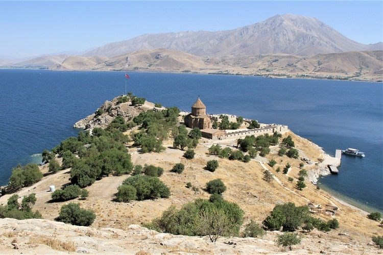 akdamar adası, van, van gezilecek yerler, akdamar ismi nereden geliyor, akdamar kökenleri, ah tamara