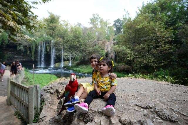 düden şelalesi, antalya, antalya gezilecek yerler, antalya düden şelalesi