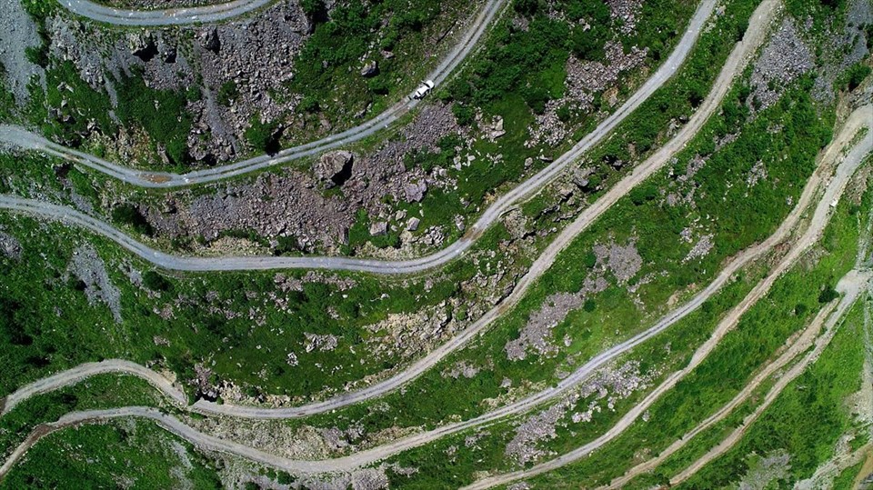 dünyanın en tehlikeli yolu, derebaşı virajları, trabzon bayburt arası d915 yolu, soğanlı dağları