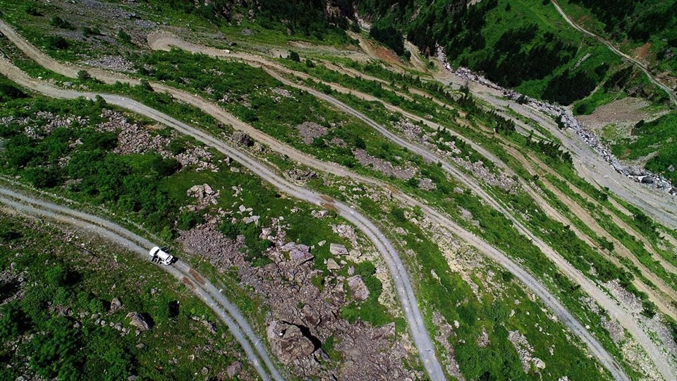 dünyanın en tehlikeli yolu, derebaşı virajları, trabzon bayburt arası d915 yolu, soğanlı dağları