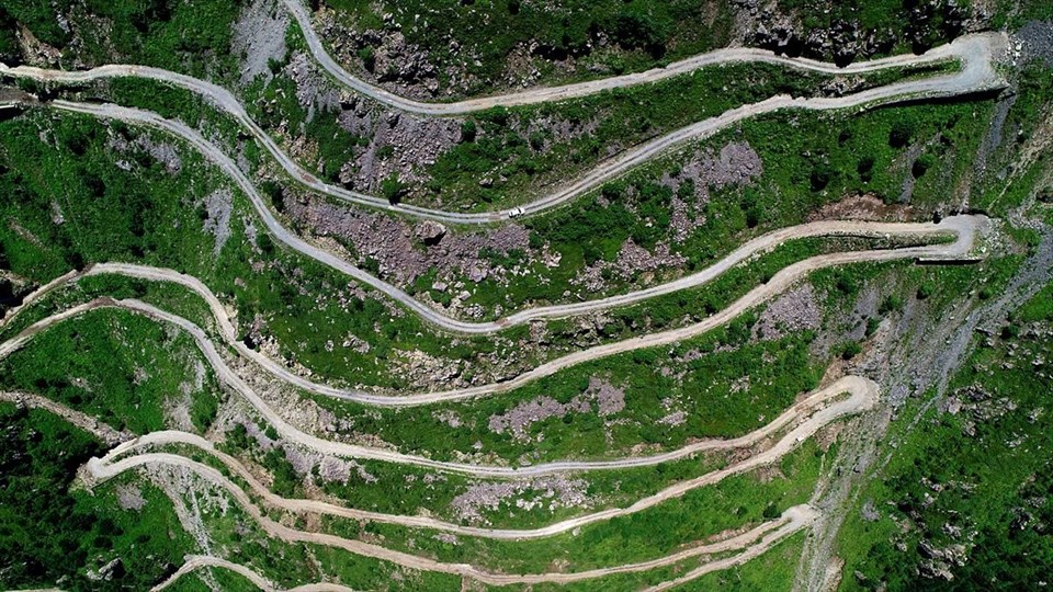 dünyanın en tehlikeli yolu, derebaşı virajları, trabzon bayburt arası d915 yolu, soğanlı dağları