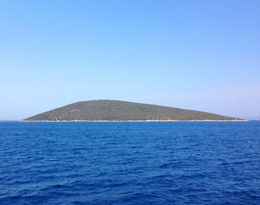 gündoğan, gündoğan gezilecek yerler, gündoğan koyları, gündoğan'da ne yapılır, gündoğan gidilecek yerler, gündoğan yeme içme, bodrum gezilecek yerler,