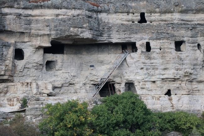 bolu seben, kaya evleri, bungalov evler, bolu'da konaklama, bolu kaya evler