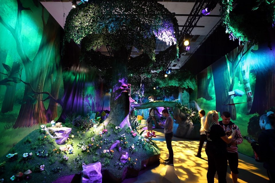 şirinler köyü, şirinler köyü nerede, belçika şirinler köyü, brüksel şirinler köyü