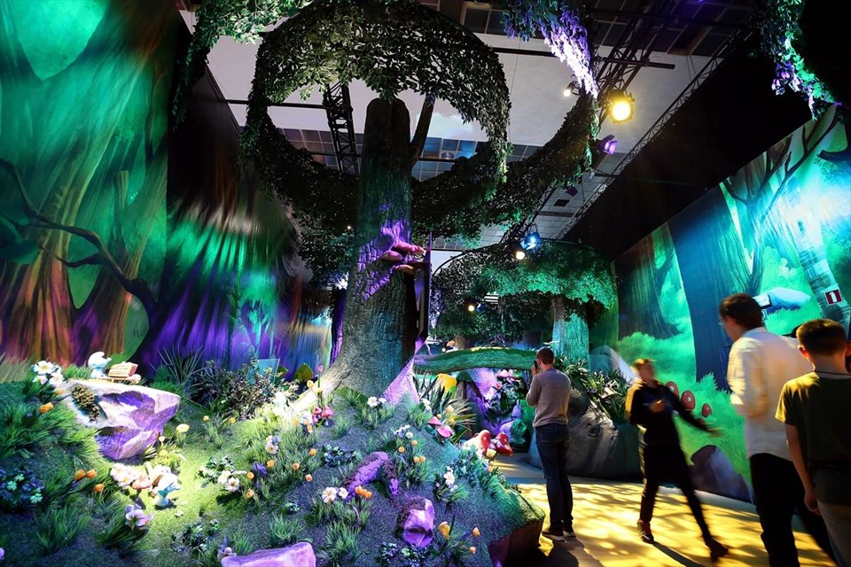 şirinler köyü, şirinler köyü nerede, belçika şirinler köyü, brüksel şirinler köyü