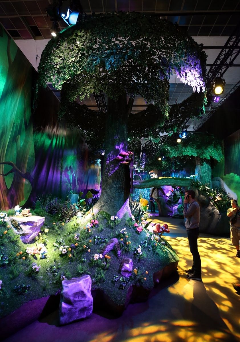 şirinler köyü, şirinler köyü nerede, belçika şirinler köyü, brüksel şirinler köyü