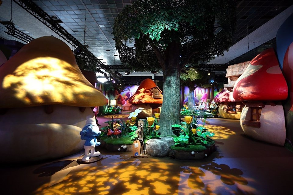 şirinler köyü, şirinler köyü nerede, belçika şirinler köyü, brüksel şirinler köyü