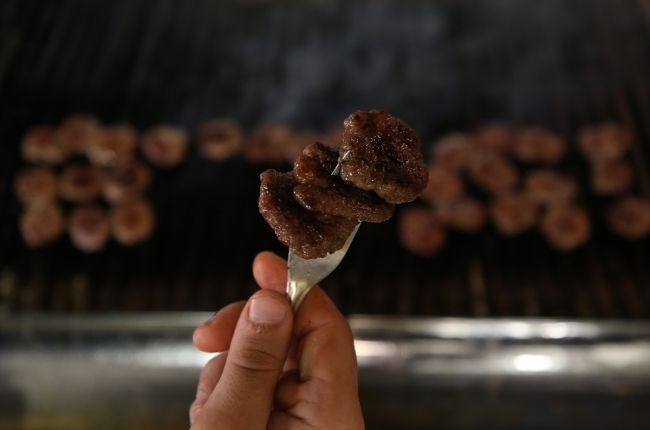 tarihi kayhan çarşısı, bursa'da ne yenir, bursa pideli köfte, bursa'da pideli köfte nerede yenir, lezzet durağı, döner kebabı