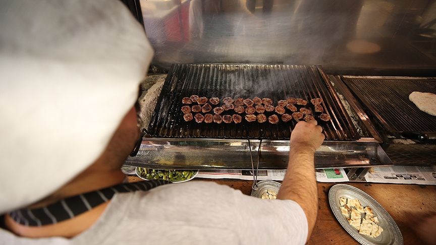 tarihi kayhan çarşısı, bursa'da ne yenir, bursa pideli köfte, bursa'da pideli köfte nerede yenir, lezzet durağı, döner kebabı
