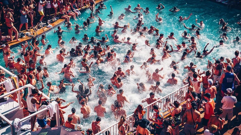 ibiza, ibiza gezi rehberi, ibiza gece hayatı, ibiza eğlence mekanları, ibiza gezilecek yerler, ibiza rehberi, ibiza seyahat