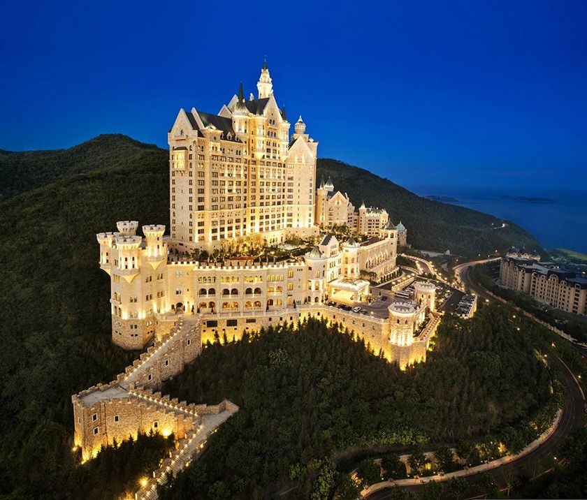 The Castle Hotel, Xinghai Körfezi, Çin, Çin lüks oteller, Çin seyahat, Çin tatil, Dalian’da, dünyanın en lüks otelleri, HBA Interior Design, Kuzey Çin’in İncisi, Liaoning, Lotus Dağı, Lüks seyahat, Lüks Tatil, Luxury hotels, Luxury travel, Tatil
