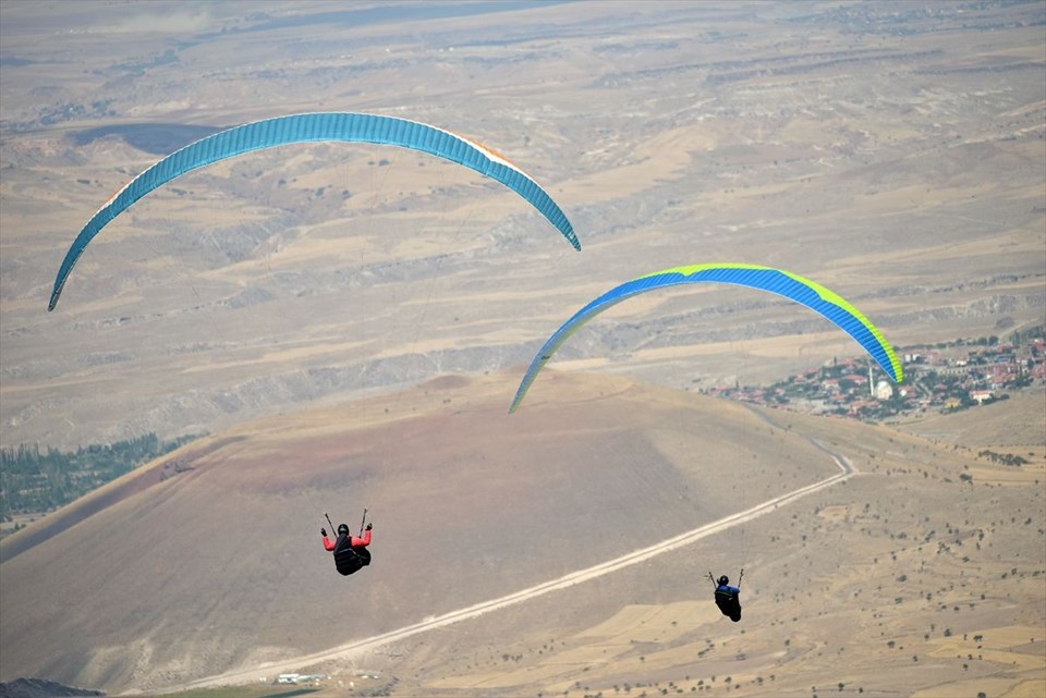 hasandağı, hasandağı yamaç paraşütü, yamaç paraşütü nerede yapılır, yamaç paraşütü yapılacak yerler, aksaray'da neler yapılır, aksaray'da yapılacak şeyler