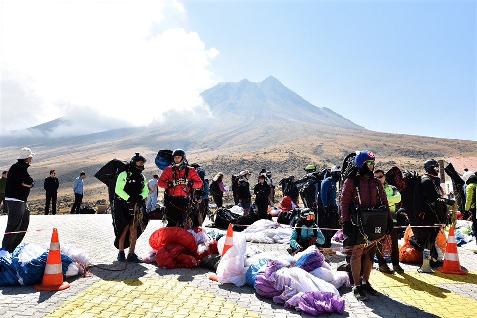 hasandağı, hasandağı yamaç paraşütü, yamaç paraşütü nerede yapılır, yamaç paraşütü yapılacak yerler, aksaray'da neler yapılır, aksaray'da yapılacak şeyler