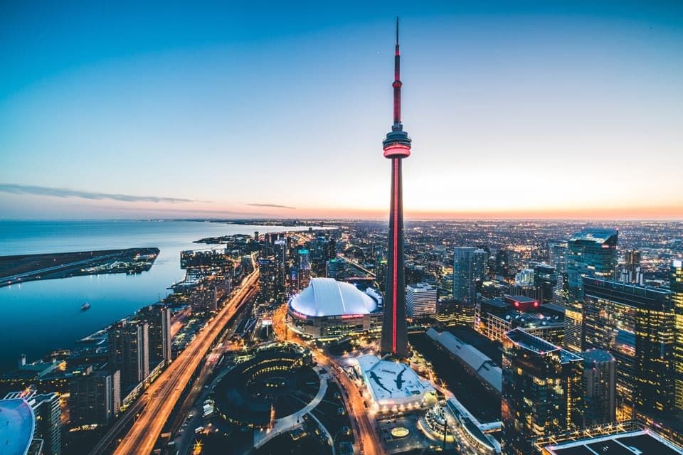 8- TORONTO / KANADA