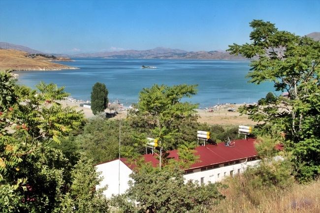 elazığ'da nerde denize girilir, elazığ plaj, hazar gölü, hazar gölü kamp alanı, hazar gölü plajı, seyahat, gezi