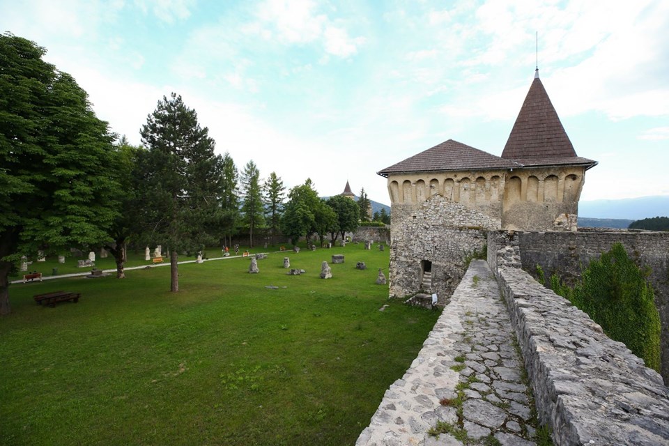 Osmanlı kalesi Ostrozac, Isabella von Berks, Bosna Hersek, şato, romantik şatolar