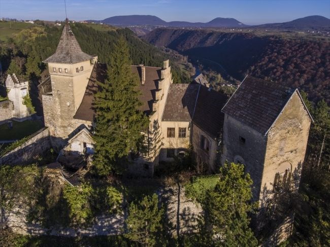 Osmanlı kalesi Ostrozac, Isabella von Berks, Bosna Hersek, şato, romantik şatolar