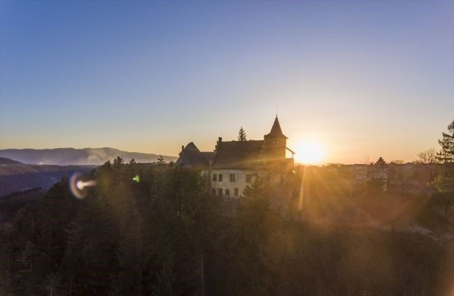 Osmanlı kalesi Ostrozac, Isabella von Berks, Bosna Hersek, şato, romantik şatolar