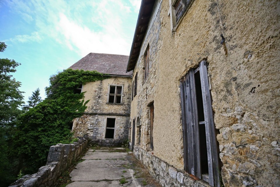 Osmanlı kalesi Ostrozac, Isabella von Berks, Bosna Hersek, şato, romantik şatolar